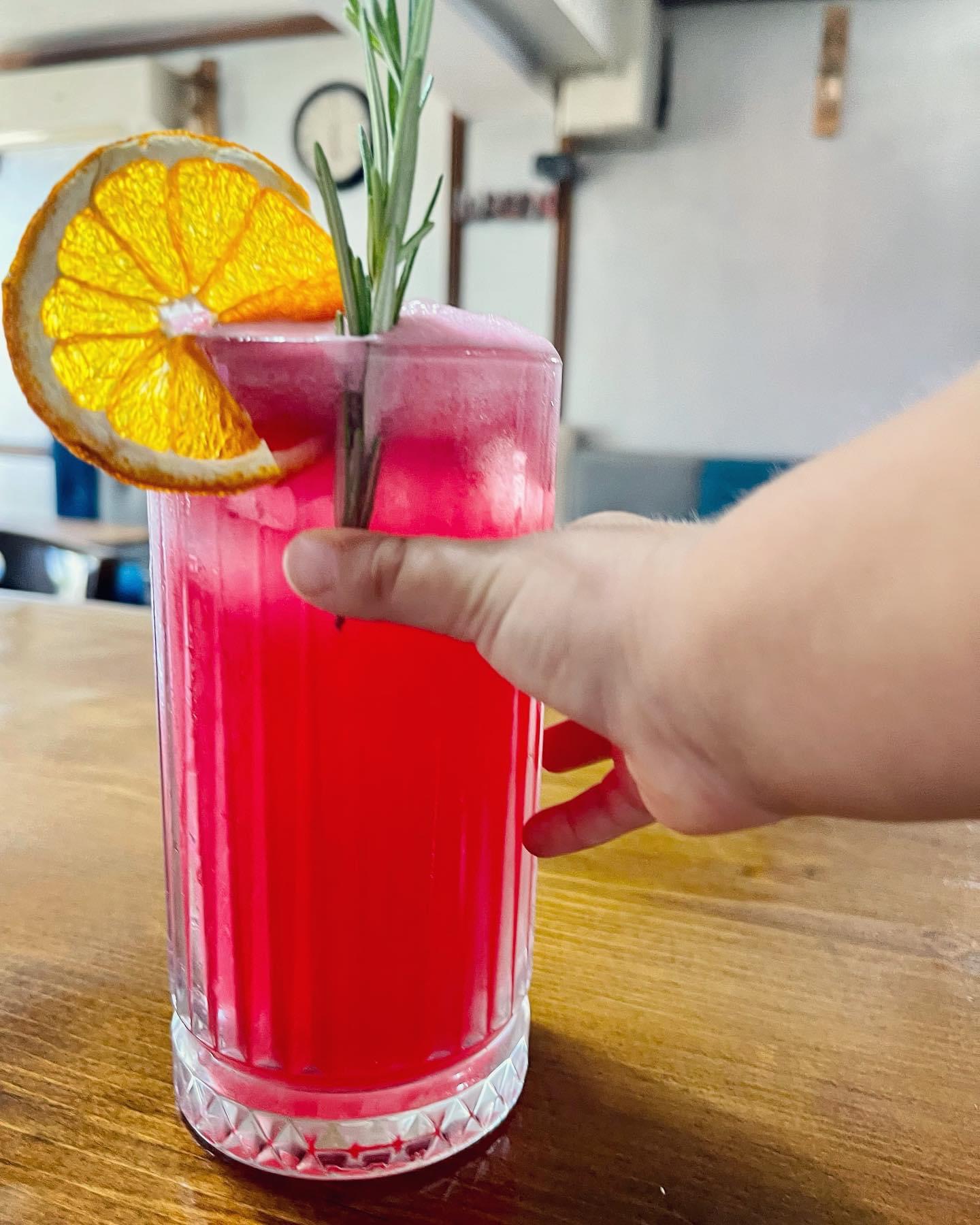 LIMONADĂ CU ZMEURĂ