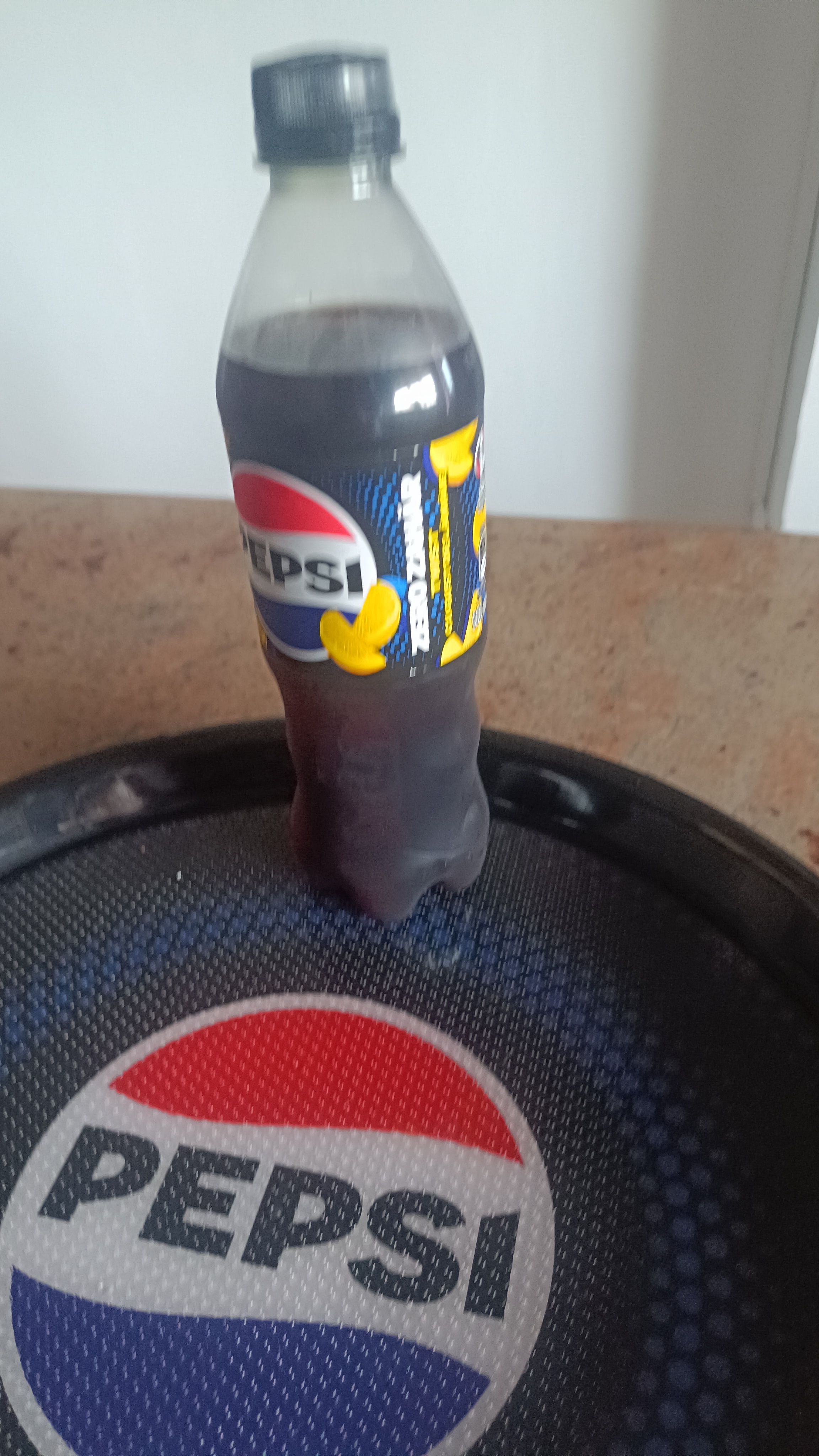 PEPSI TWIST MAX